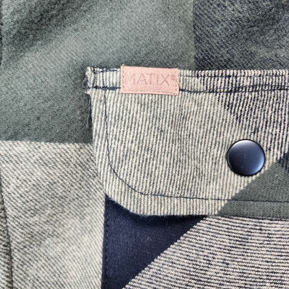 Matix Mens Shirt Jacket Shacket Medium Plaid Fleece Lined Snap Front Outdoors - Picture 11 of 15